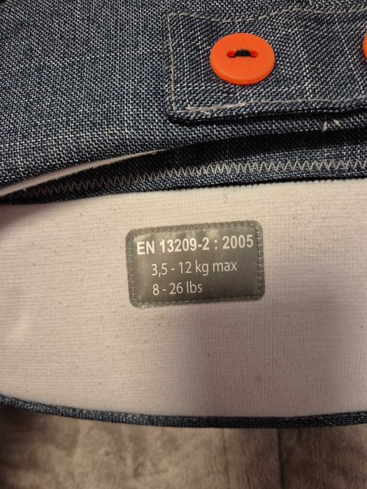 Продавам ергономично кенгуру (раница за бебе) Maxi-Cosi, модел Easia.