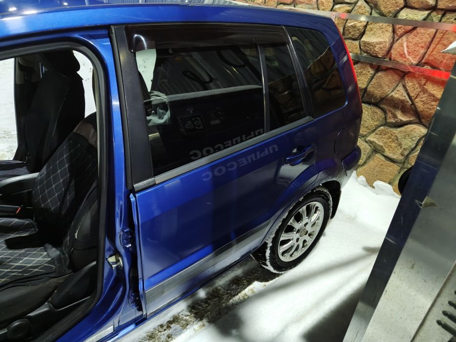 Продам надёжного FORD'a