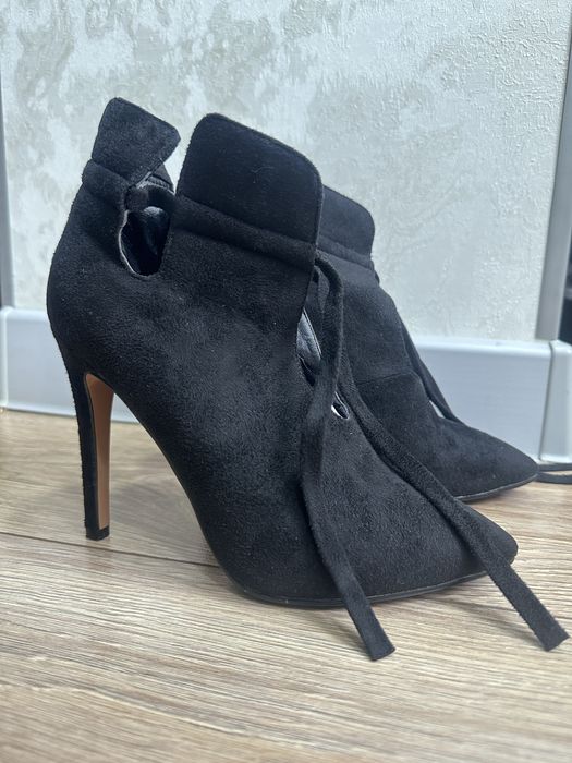 Женская обувь Замшевые ботильоны