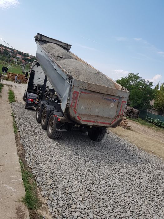 Închiriez Buldoexcavator