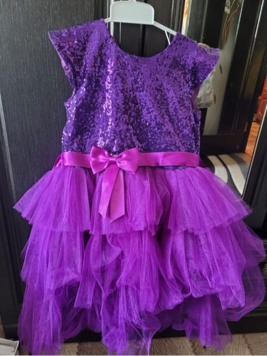 Продам платье для девочки