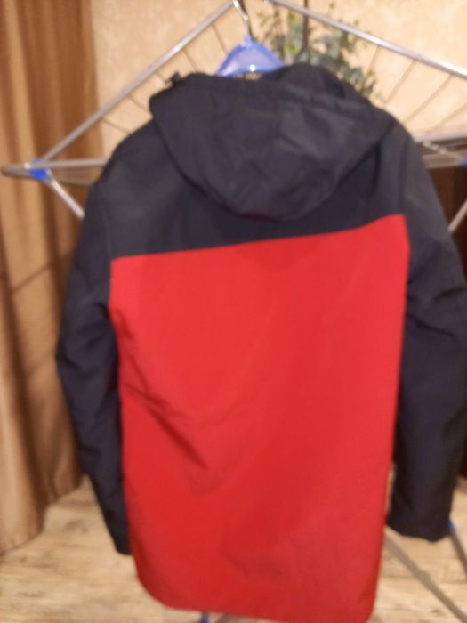 Продам куртку весна осень