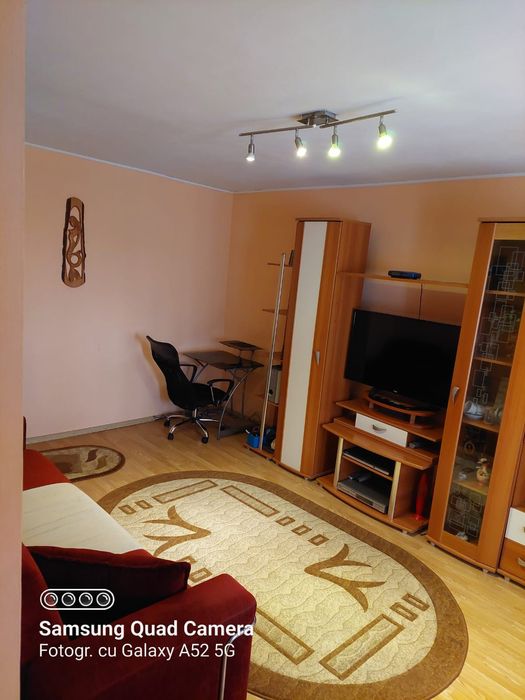 Vând apartament 2 camere zona Mb
