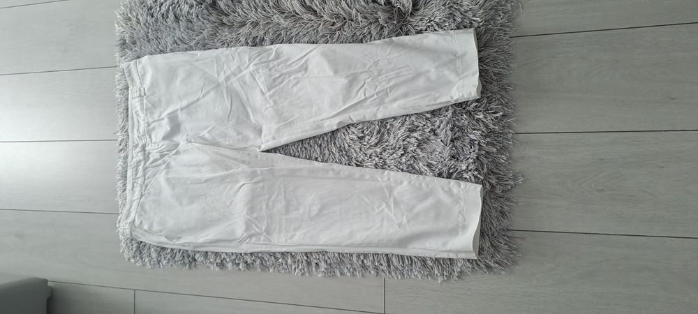 Pantaloni albi Etic