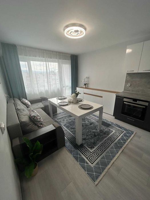 Продавам двустаен апартамент в гр. Перник кв. Изток