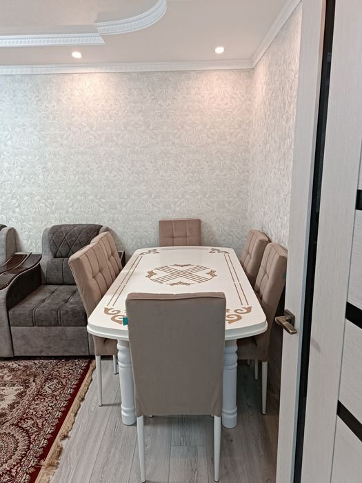 Продам стол и стулья