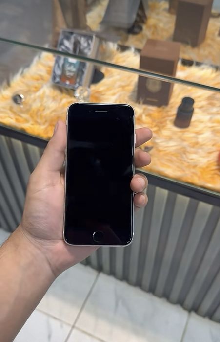 Айфон SE сатылады срочно