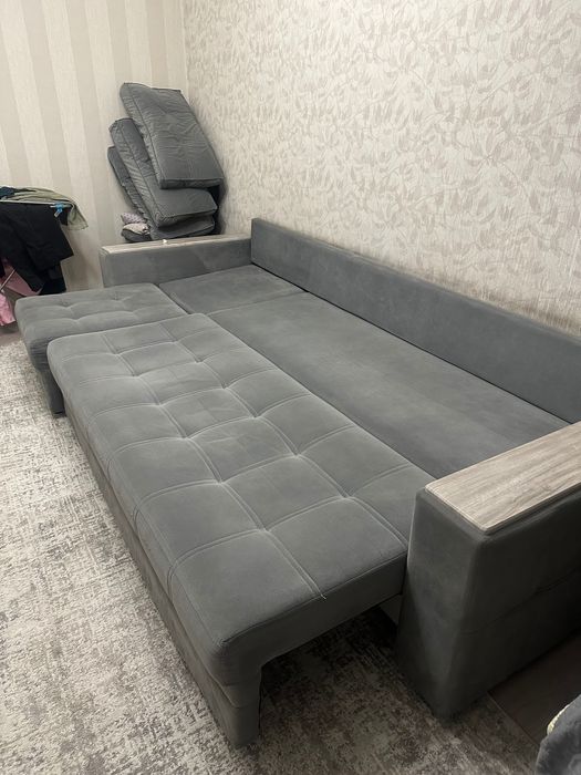 Продается диван.