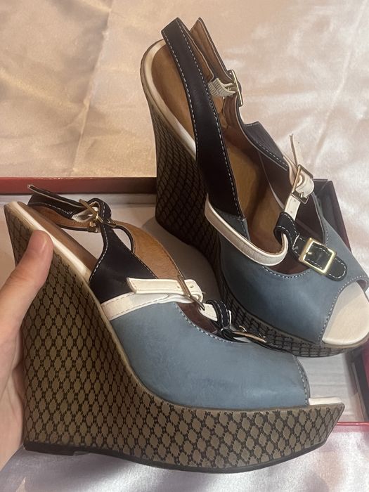 Туфли / босоножки