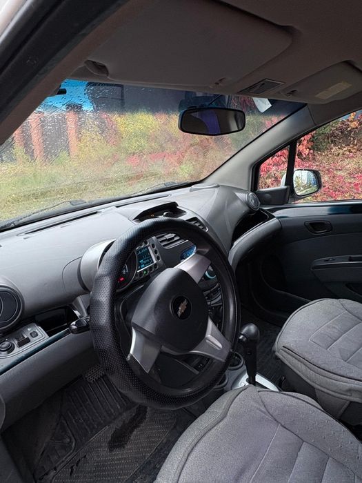 Chevrolet spark.