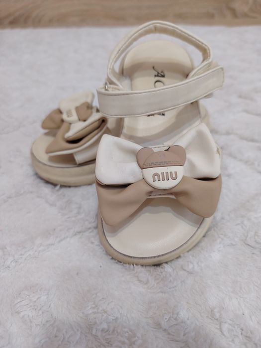 Маратонки и сандали 26размер