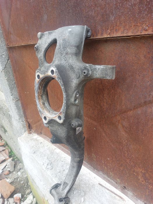 Fuzeta stanga audi4 cu pivot de 21 în stare fbuna