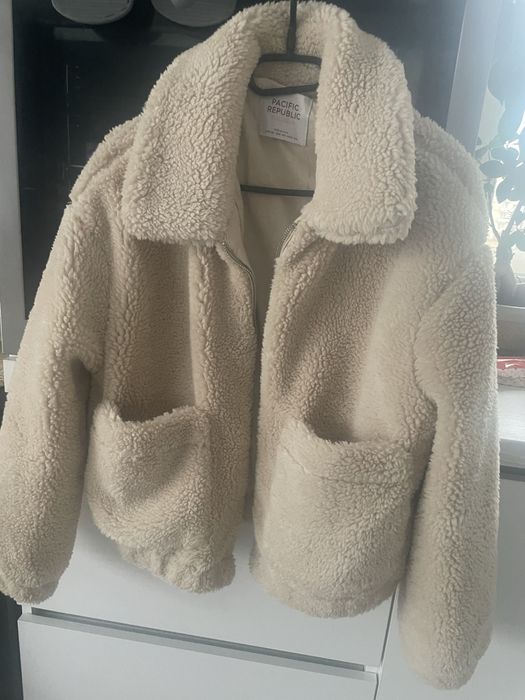 Geaca de plus marimea xs oversize pull&bear