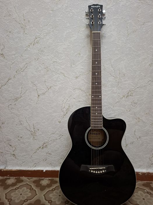 Акустическая гитара