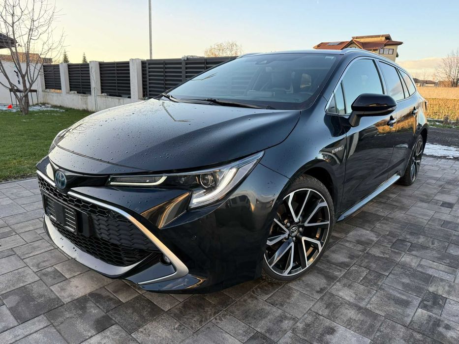 Toyota Corolla 2.0 Hybrid 184cp ECVT Lounge