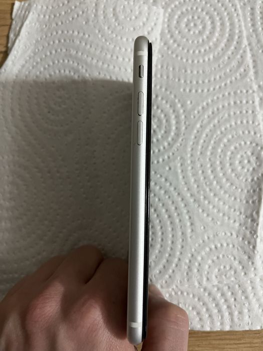 Айфон СЕ 2020 жақсы жағдайы