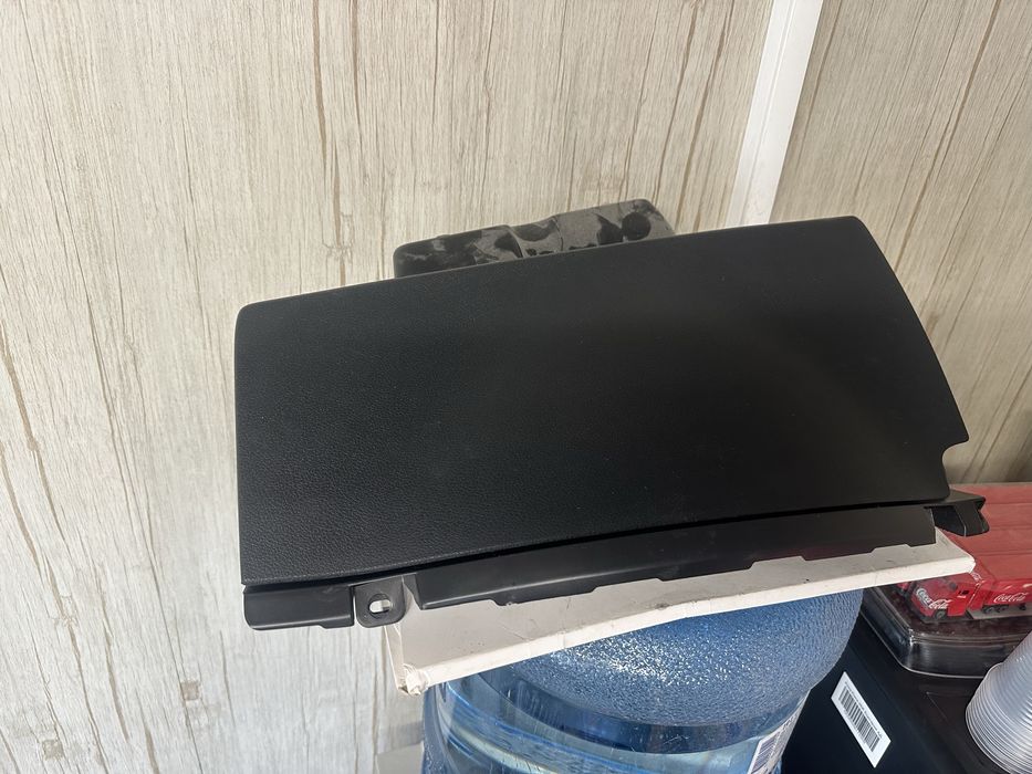 Жабка лява за табло за Ситроен Берлинго след 2008г.!