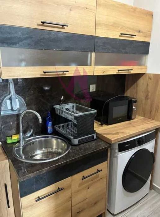 Атрактивна Цена и Локация! Студио- Спортна Зала