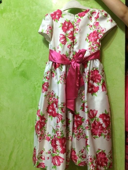 Продам нарядное платье