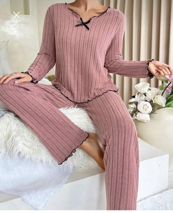 Дамски елегантни пижами