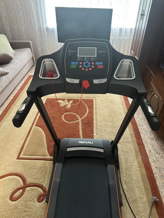 Продам беговую дорожку Genau TR50