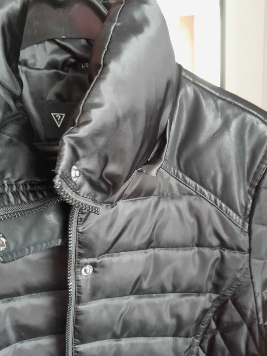 Дамско яке Guess M размер