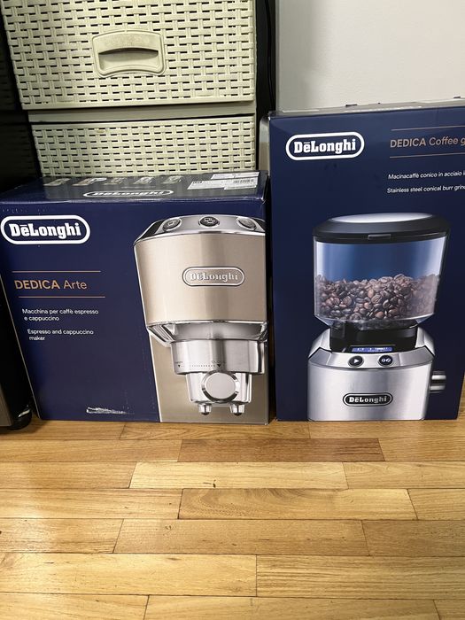 Кафемашина DeLonghi Dedica Arte EC885.BG и DeLonghi Dedica KG521.M