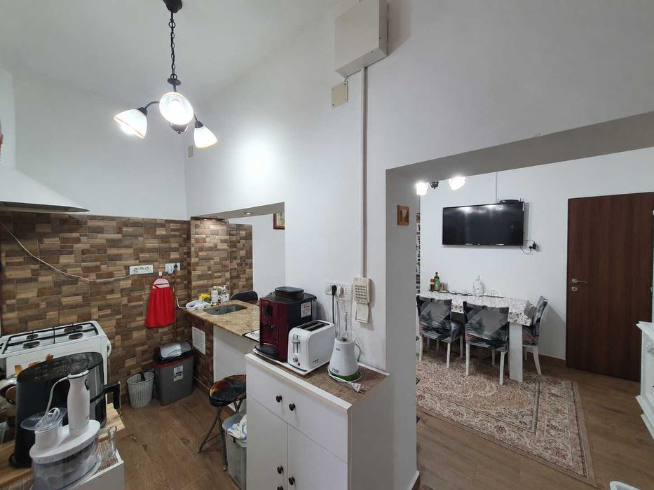 Vand apartament la casă cu curte – zonă centrală aproape de Malul Mureșului