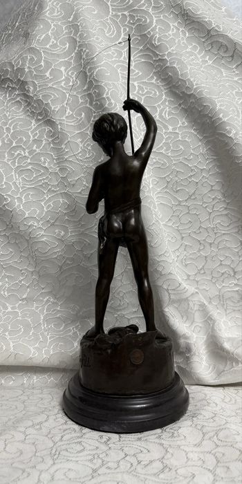 Рыбачок, мальчик с удочкой