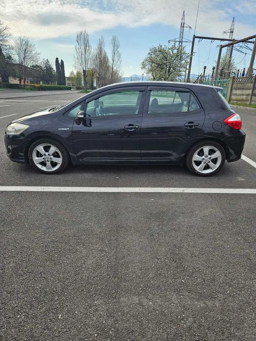 Tayota Auris Hibrid
