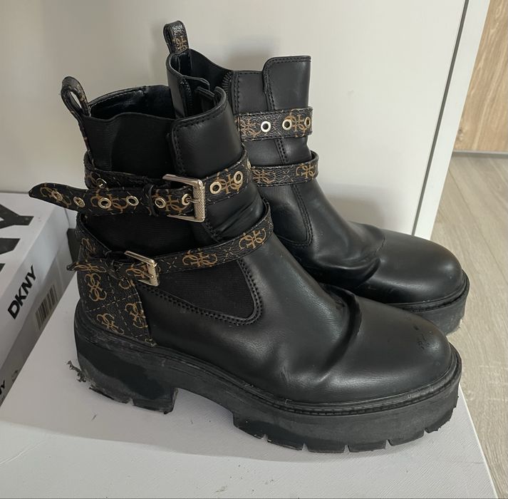 Дамски боти на Guess