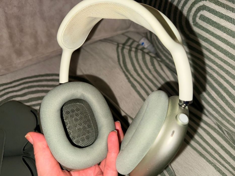 Продам Airpods max 1 зеленого цвета