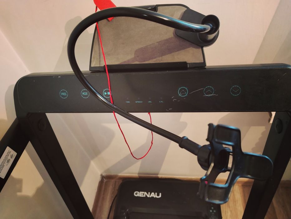 Продается беговая дорожка Genau