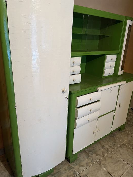 Mobila bucatarie veche