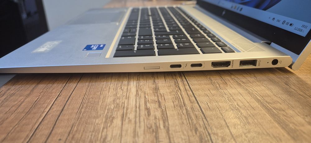 Лаптоп HP EliteBook 850 G8 Touch – i5 vPro, 16GB RAM, 512GB SSD, изгод