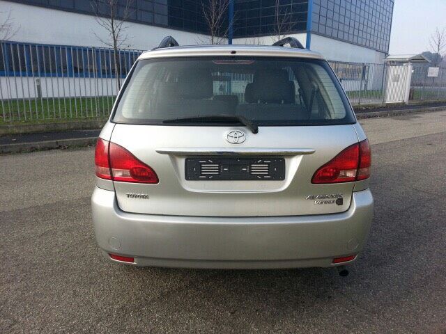 тойота авенсис версо 2,0 ди фор ди 116кс. 2004г. TOYOTA AVENSIS VERSO