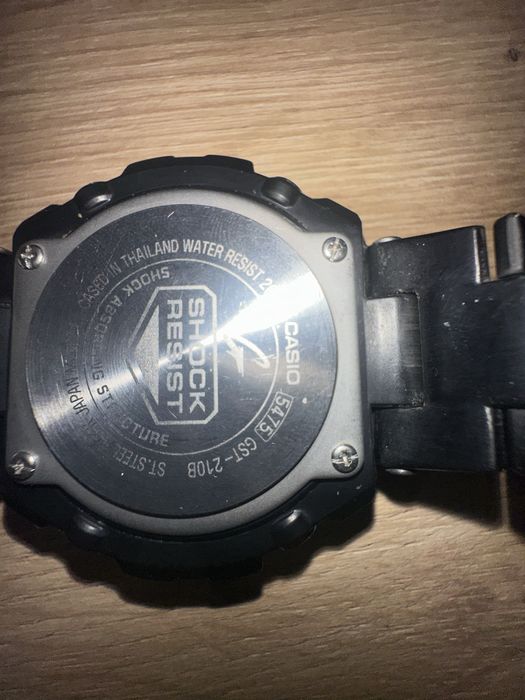 Casio G-Shock gst-210b