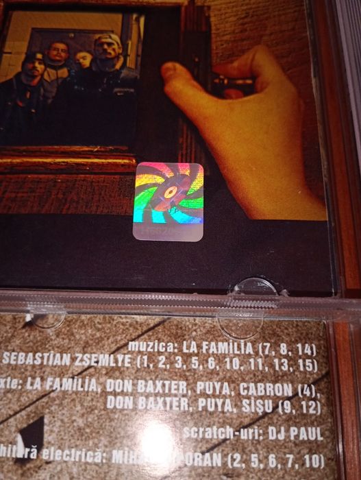 Cd-uri ORIGINALE hiphop românesc - bug mafia la familia parazitii bitza -  STARE FOARTE BUNĂ