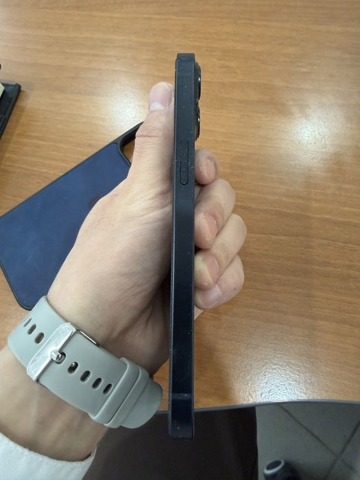 Продам айфон 13 в хорошом состоянии