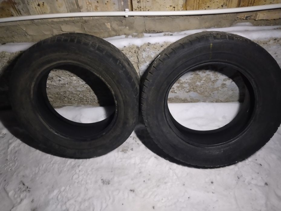 Продам два балона резины R16