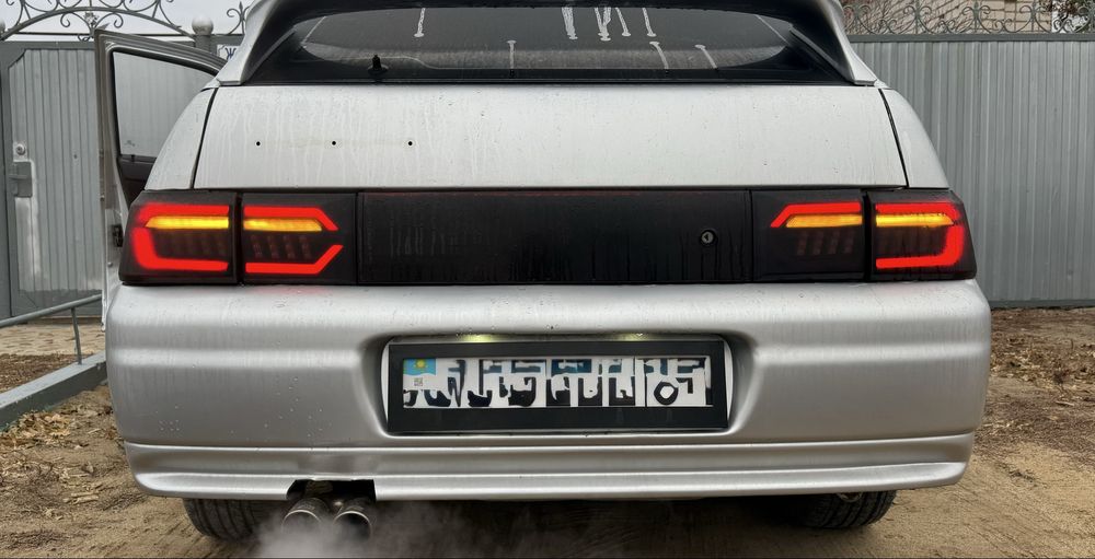 Продам задние фары