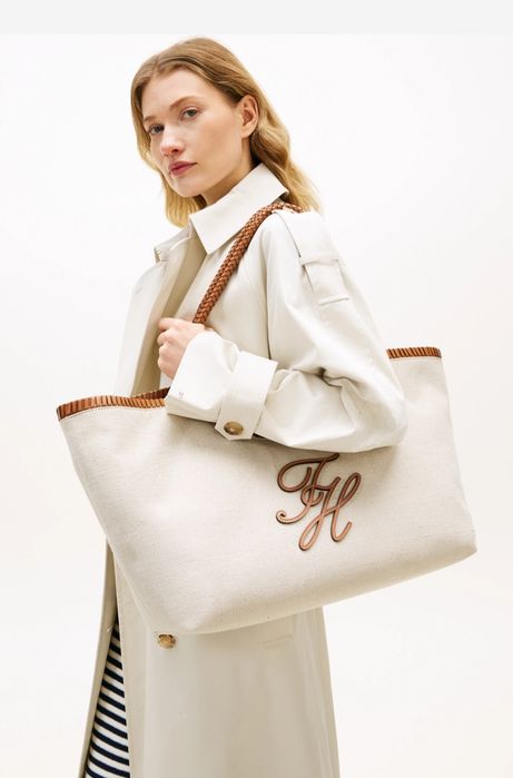 Tommy Hilfiger чанта нова