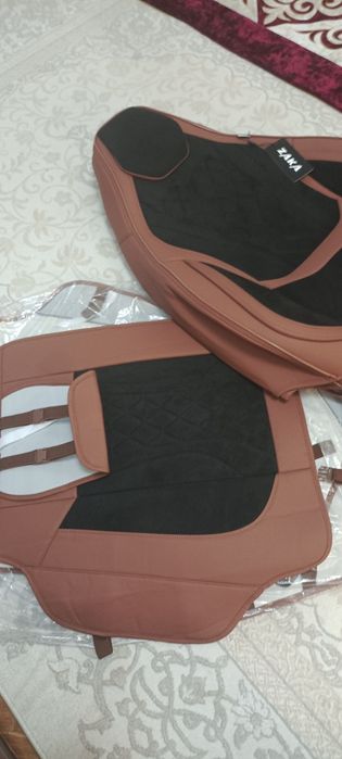 Продам авточехол новый, универсальный.