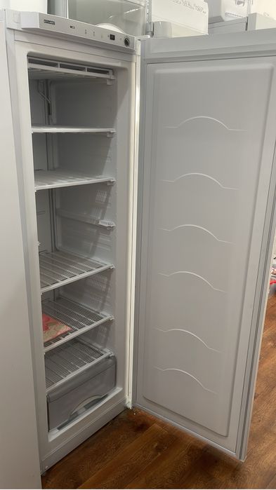 Вертикальные морозильные камеры