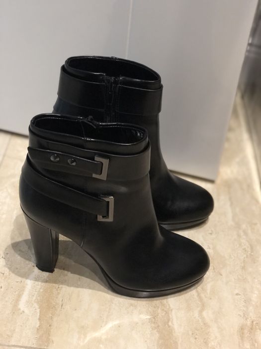 Зимни черни боти с висок ток Bata