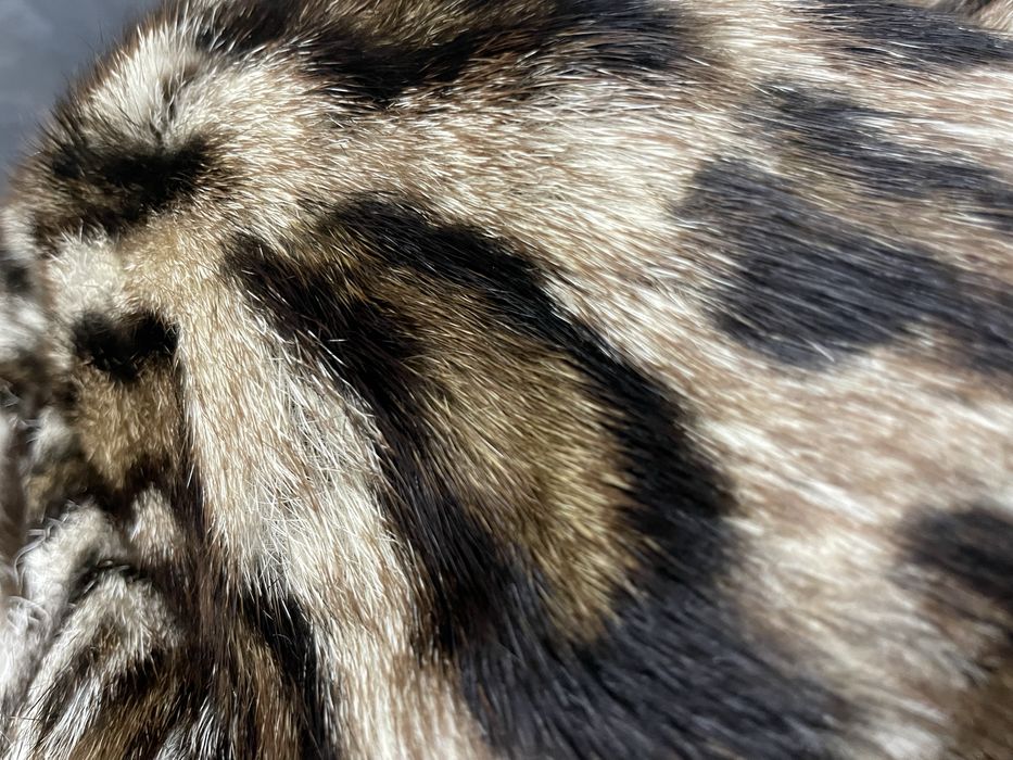 Шапка от естествен косъм с шарки