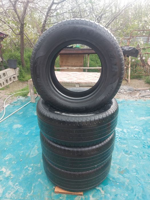 Шины конплект в отличном состоянии
