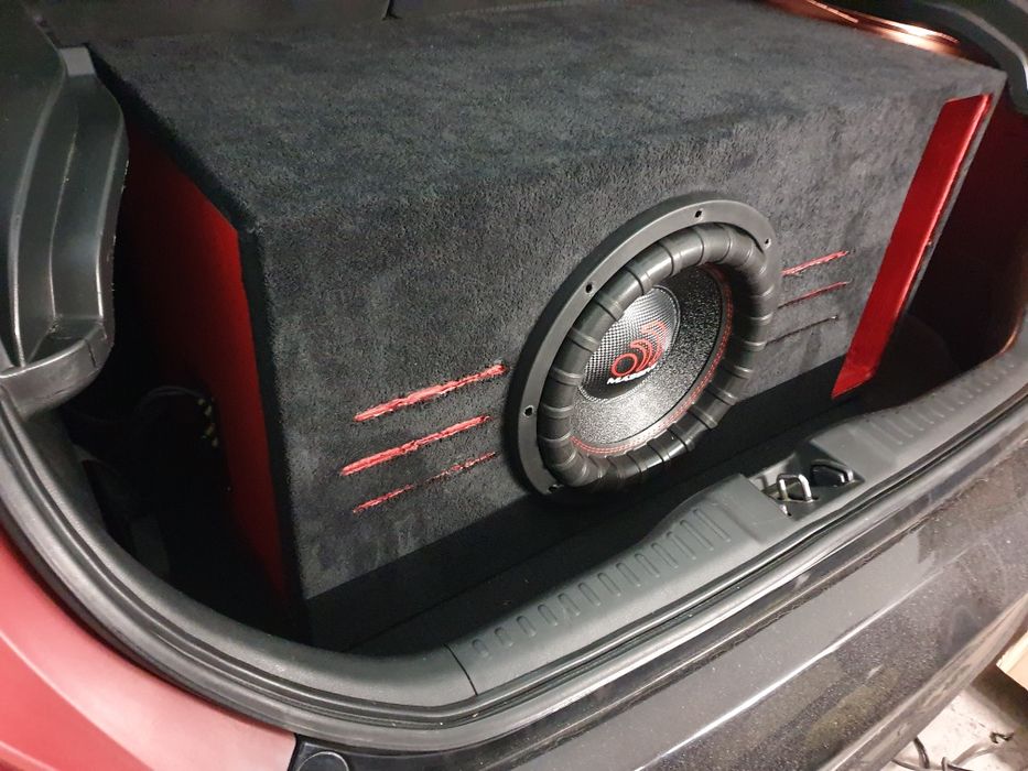 Бас Каса Massive 12" 2000W SPL