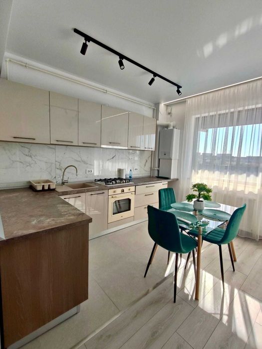 Propietar Inchiriez apartament 3 camere Nou Enegia Residence