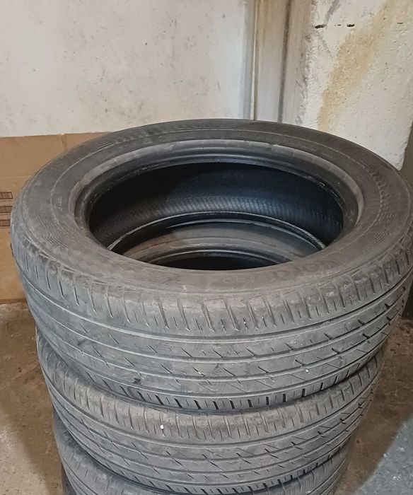 Гуми DUNLOP 215/60/17